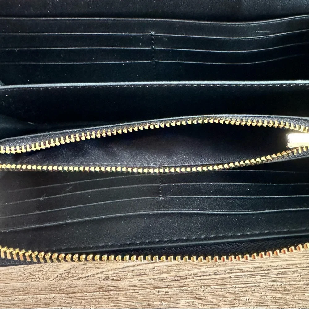 Coach Crossgrain Leather Zip Around Wallet - Black